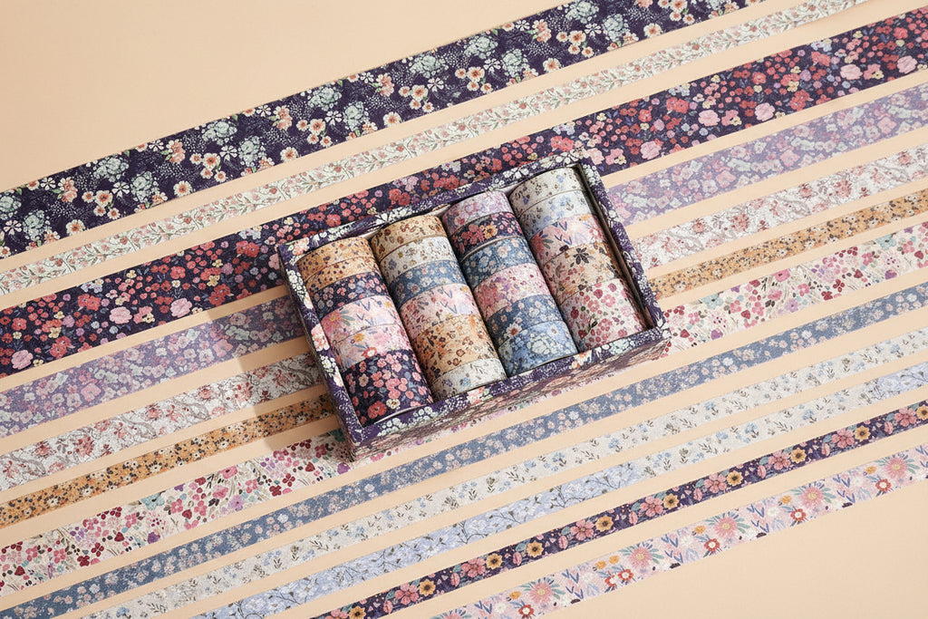 Caja de regalo decorativa con cinta adhesiva