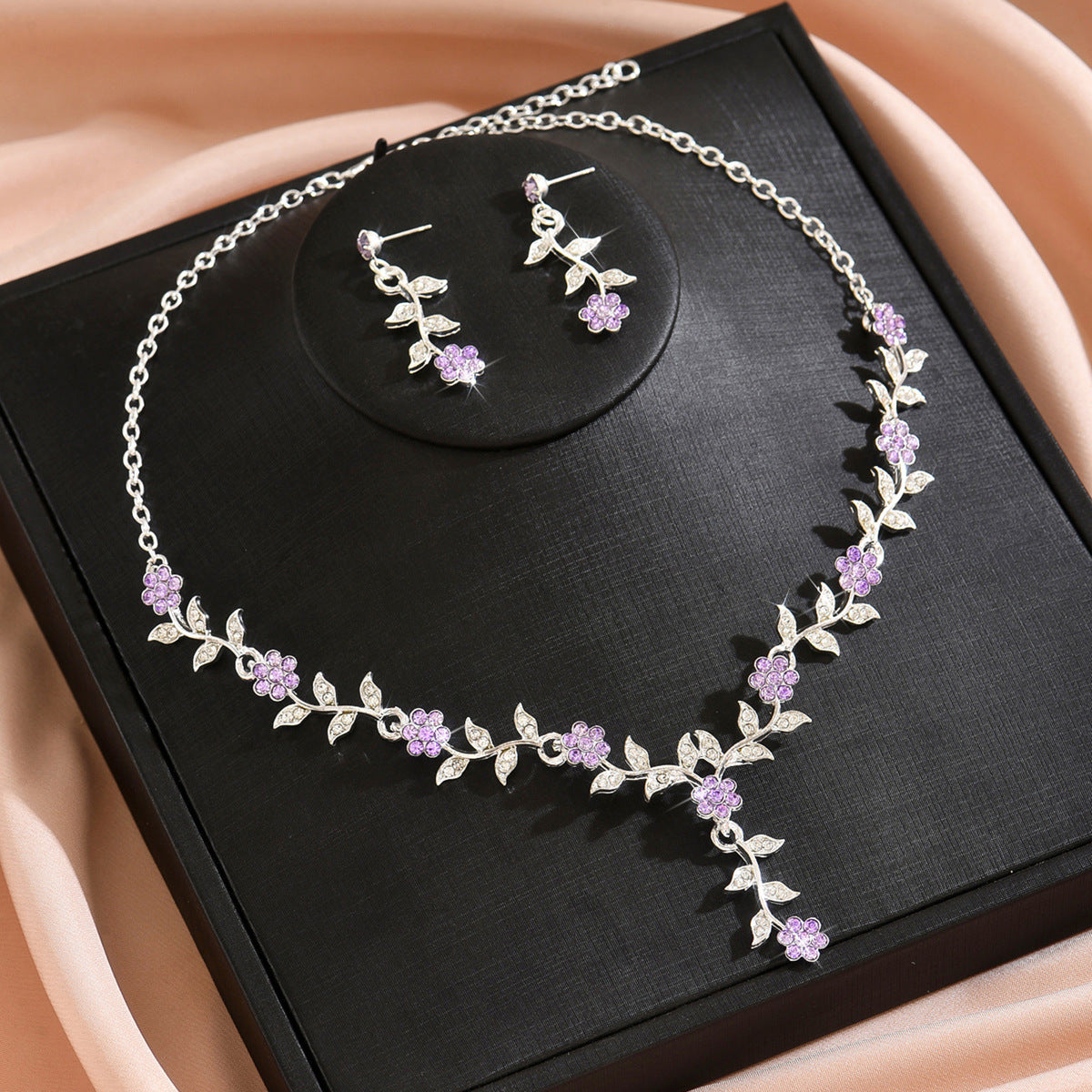 Collar y pendientes de boda