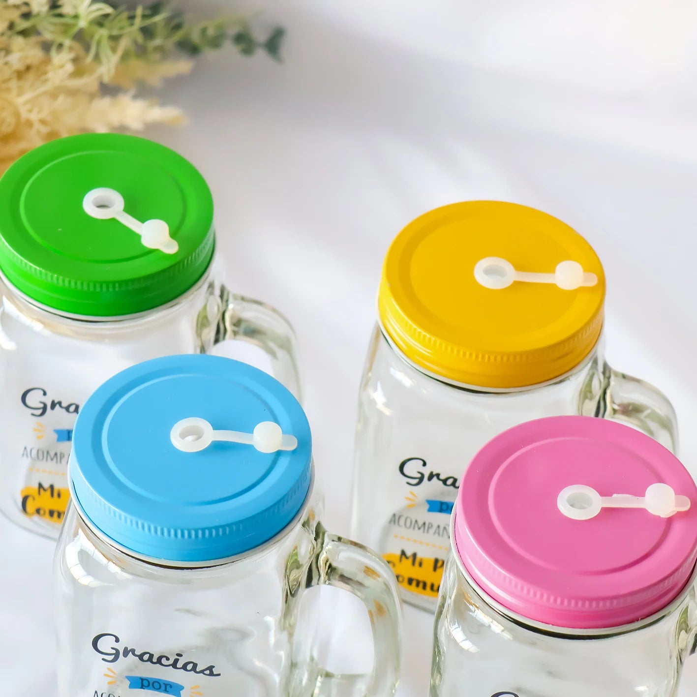 Frascos de cristal con frases