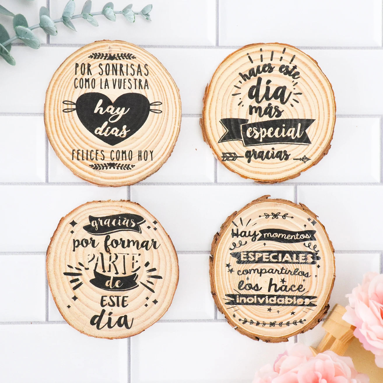 Set de posavasos de madera con frases