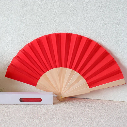 Abanicos de madera con tela de colores