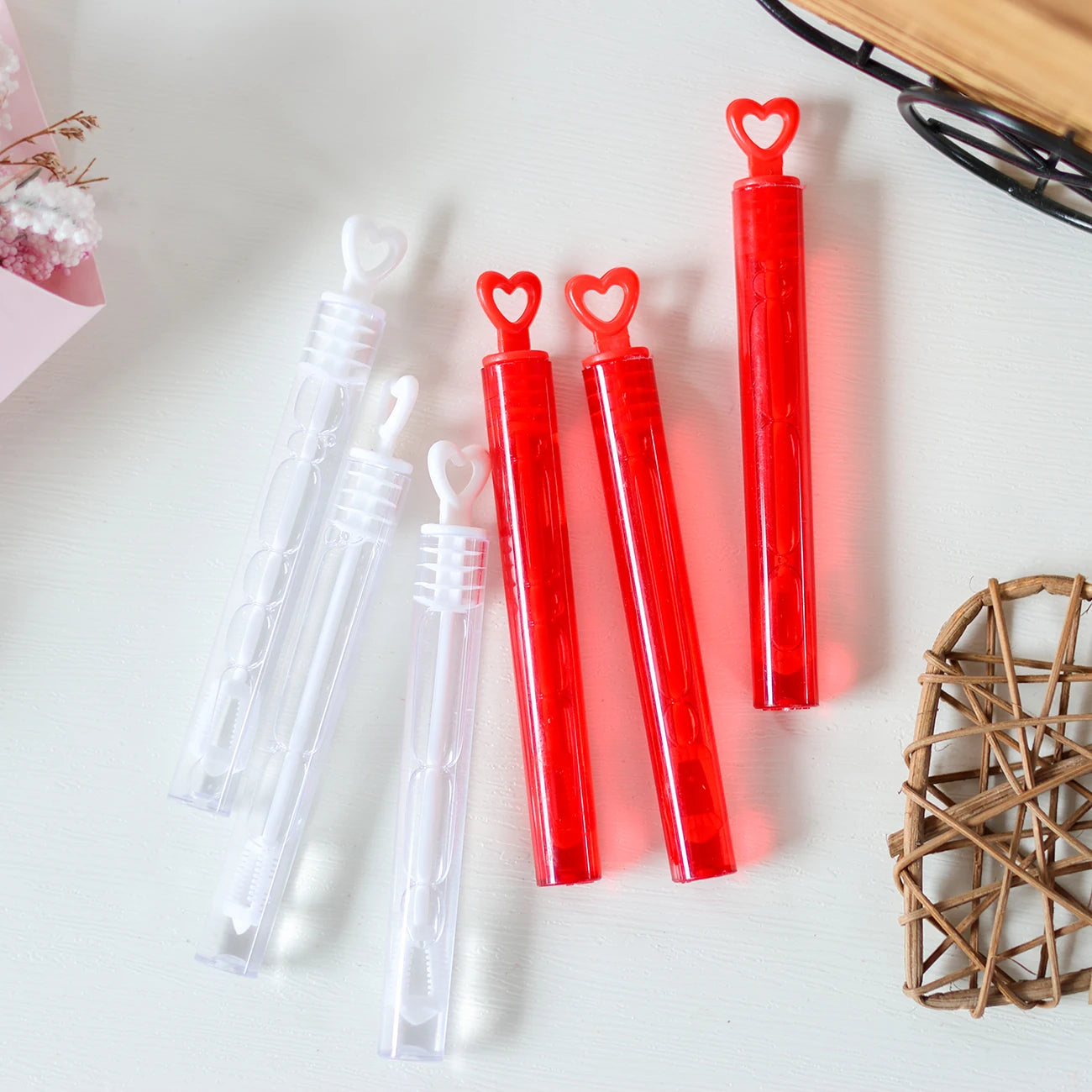 Varitas de burbujas en forma de corazón