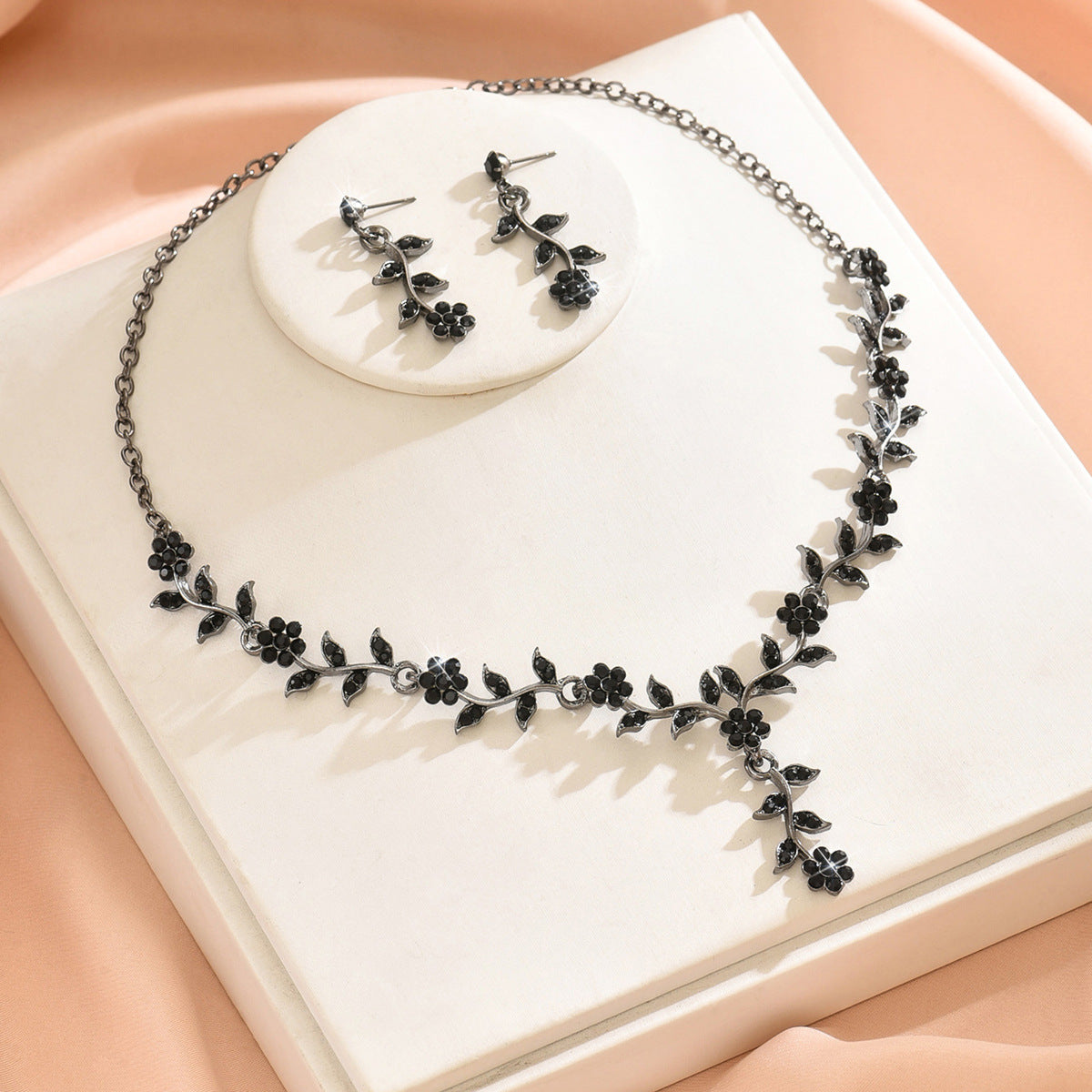 Collar y pendientes de boda