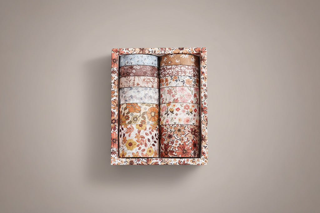 Caja de regalo decorativa con cinta adhesiva