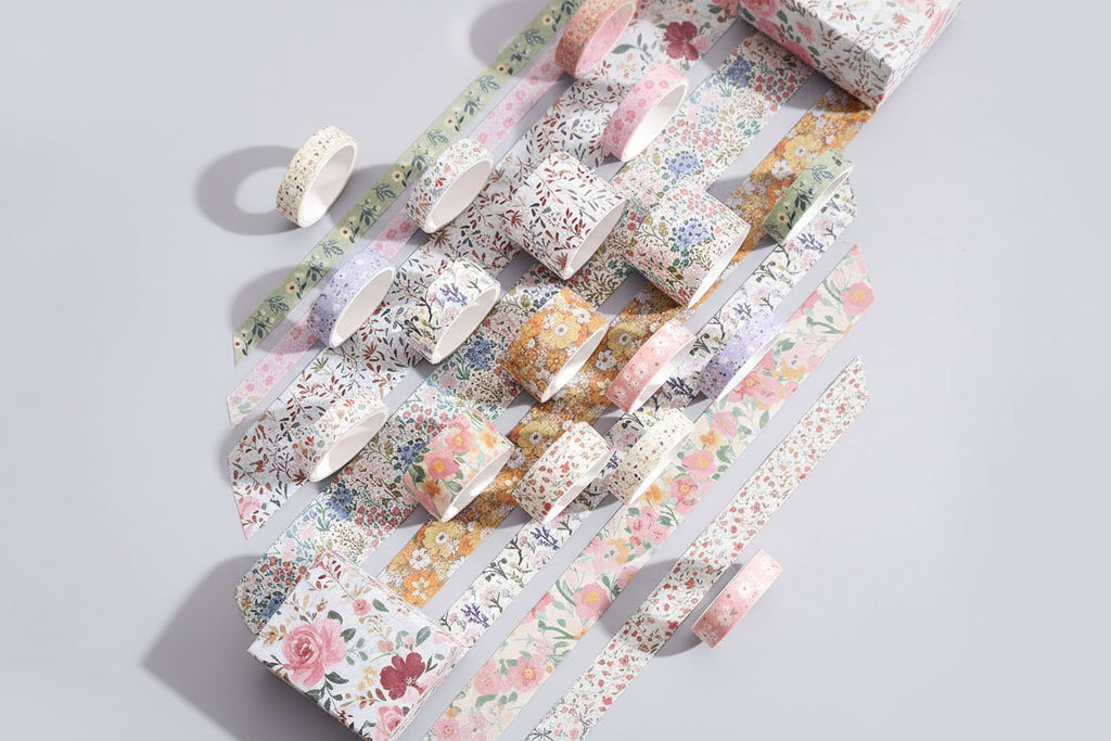 Caja de regalo decorativa con cinta adhesiva